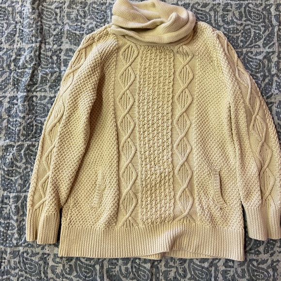 L.L. Bean Signature Sweater - Picture 1 of 3